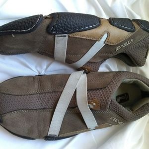 Keen slip ons SUPER COMFY!